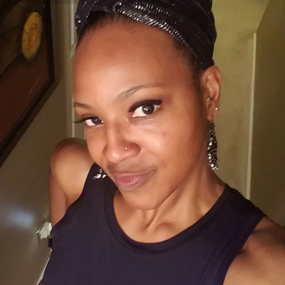 Meet your Posher, Lina